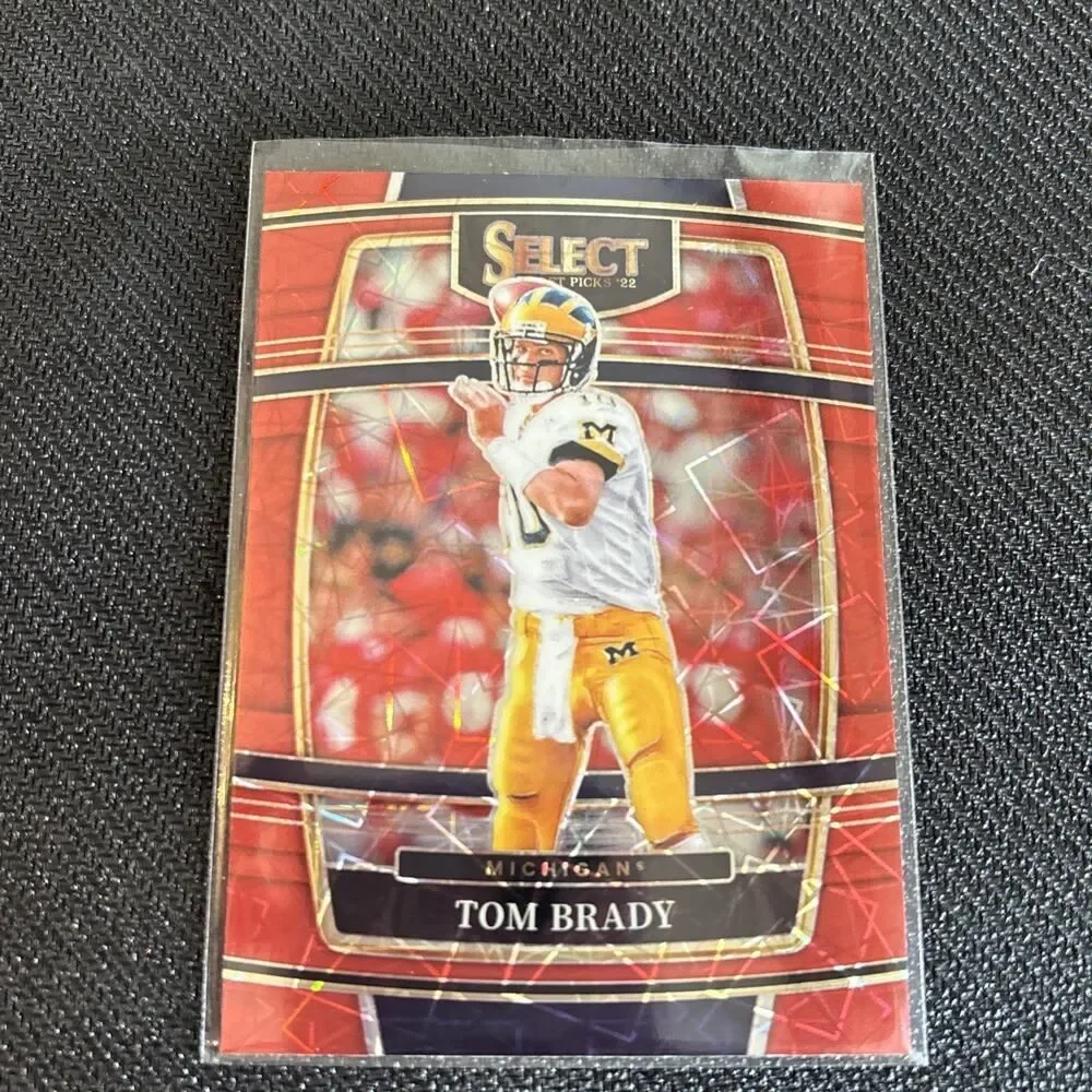 2022 Panini Select Draft Picks - Concourse Tom Brady #32 Red Lazer Prizm